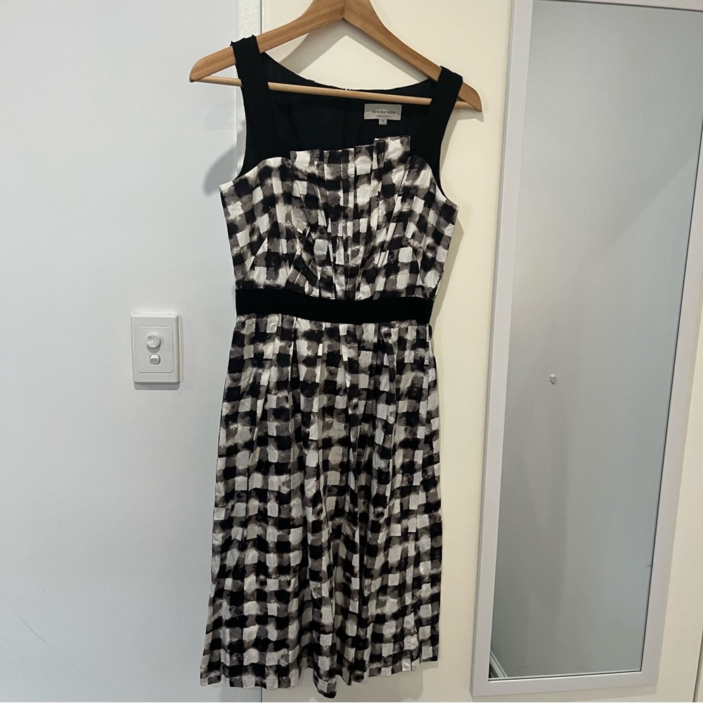 Veronika Maine black & white mid length dress size 8 - Picture 1 of 6